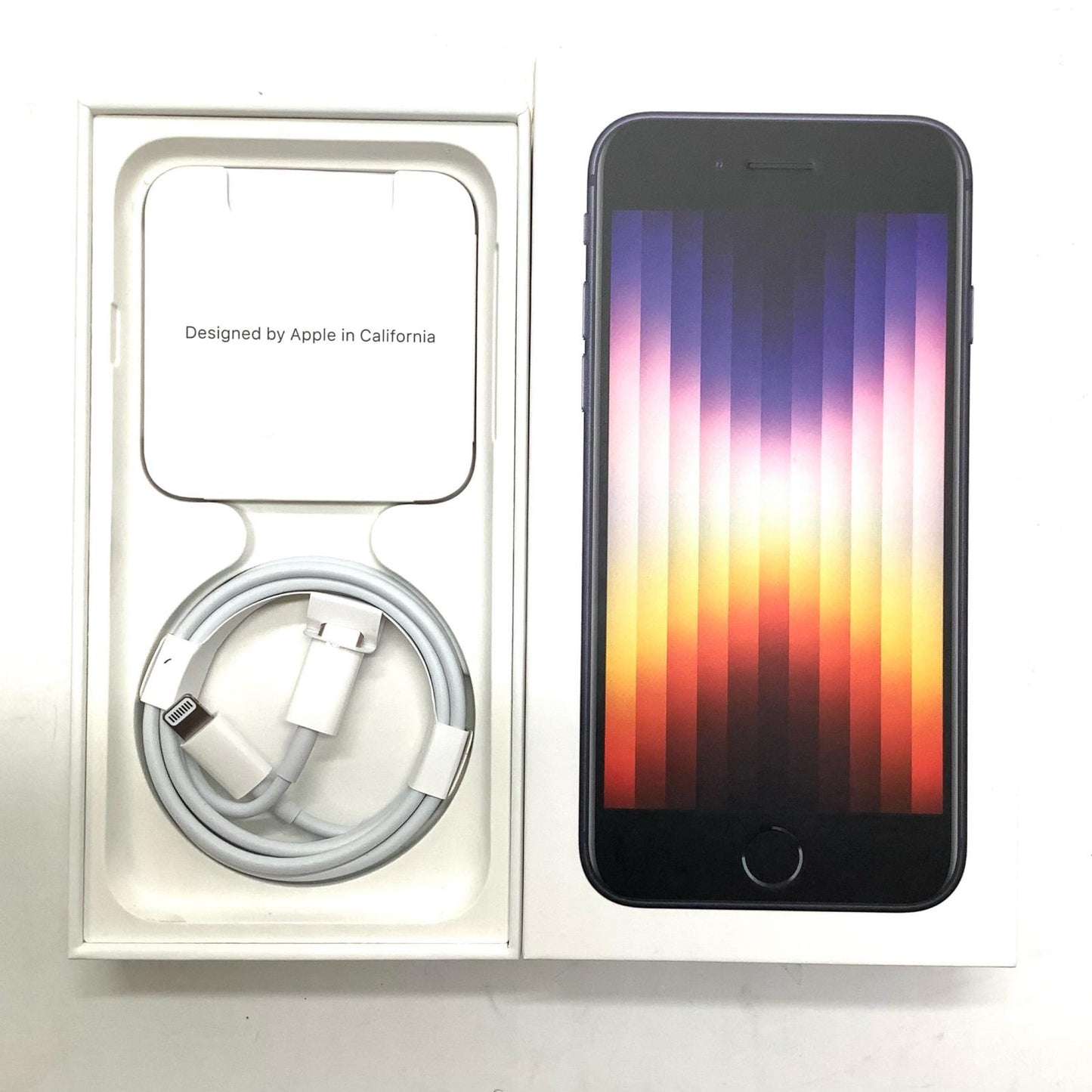 【全額返金保証】【最速発送】Apple iPhone iPhone SE（第3世代） 64GB ミッドナイト docomo 白ロム 美品 動作確認済 83%