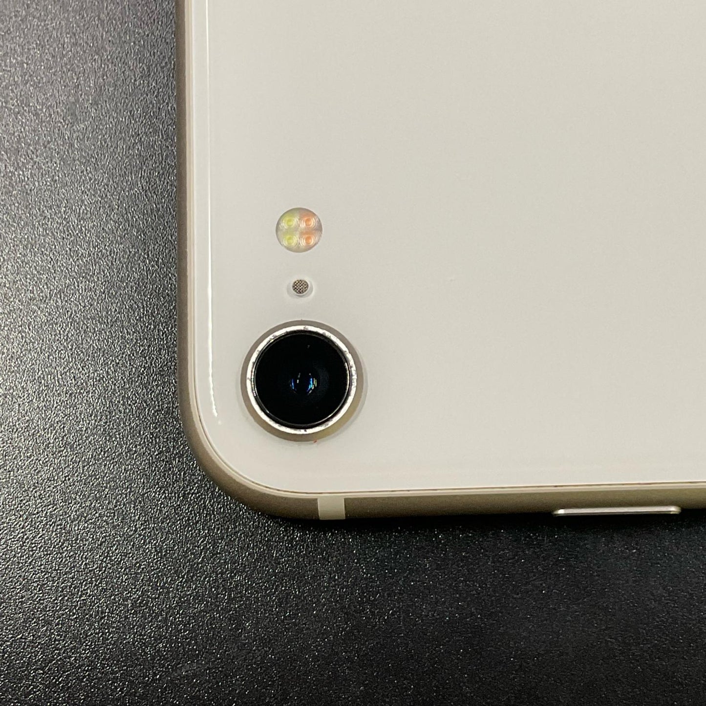 【全額返金保証】【最速発送】Apple iPhone iPhone SE（第3世代） 64GB スターライト Softbank 白ロム 美品 動作確認済 85%