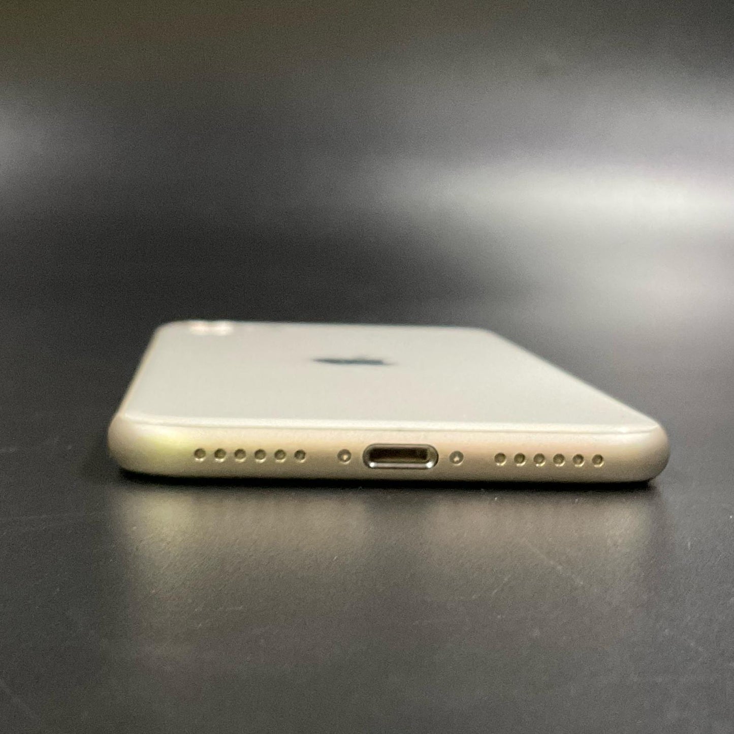 【全額返金保証】【最速発送】Apple iPhone iPhone SE（第3世代） 64GB スターライト Softbank 白ロム 美品 動作確認済 85%