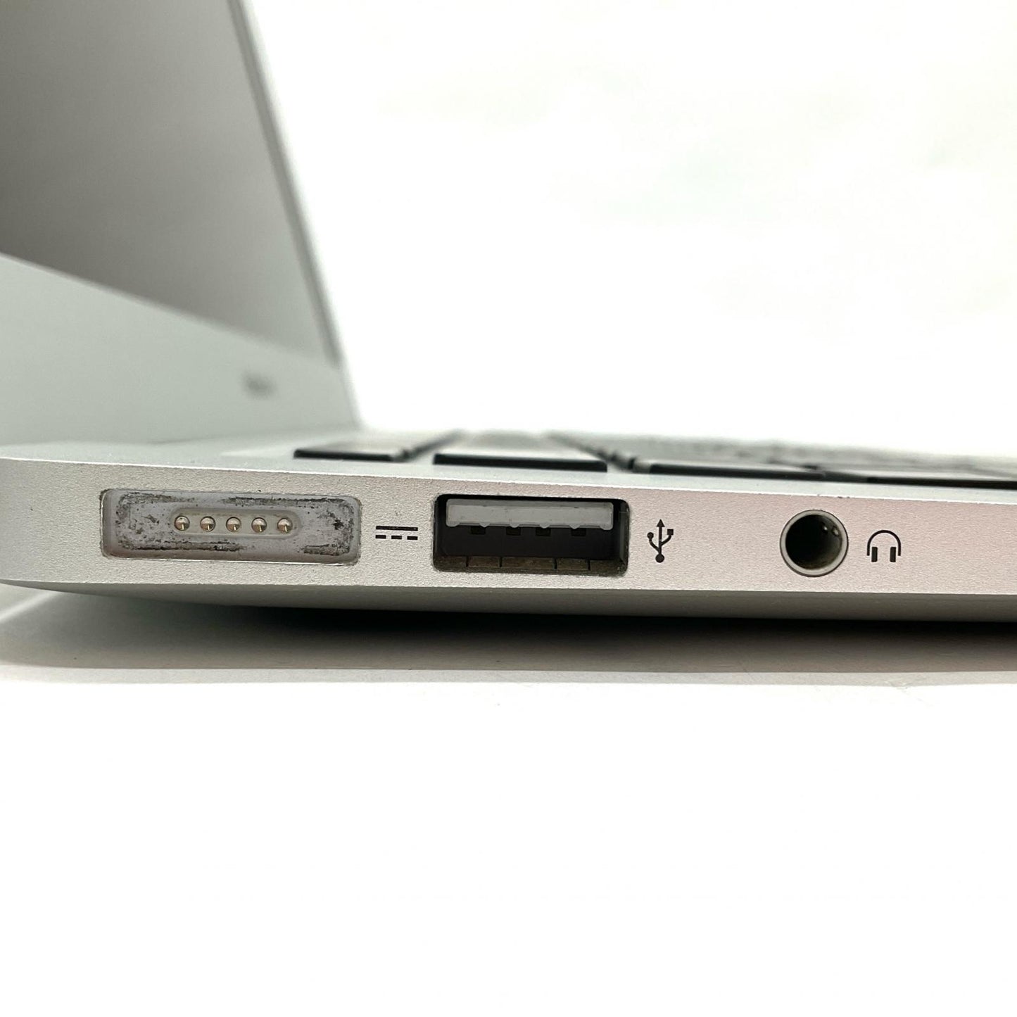 【全額返金保証】【最速発送】Apple MacBook Air 13インチ 2015 1.6Ghz デュアルコア Intel Core i5 8GB 128GB シルバー 77.9% 美品 動作確認済