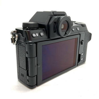 【全額返金保証】【最速発送】FUJIFILM デジタル一眼 X-S10 ボディ ブラック 美品 動作確認済
