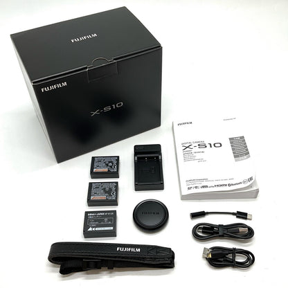 【全額返金保証】【最速発送】FUJIFILM デジタル一眼 X-S10 ボディ ブラック 美品 動作確認済
