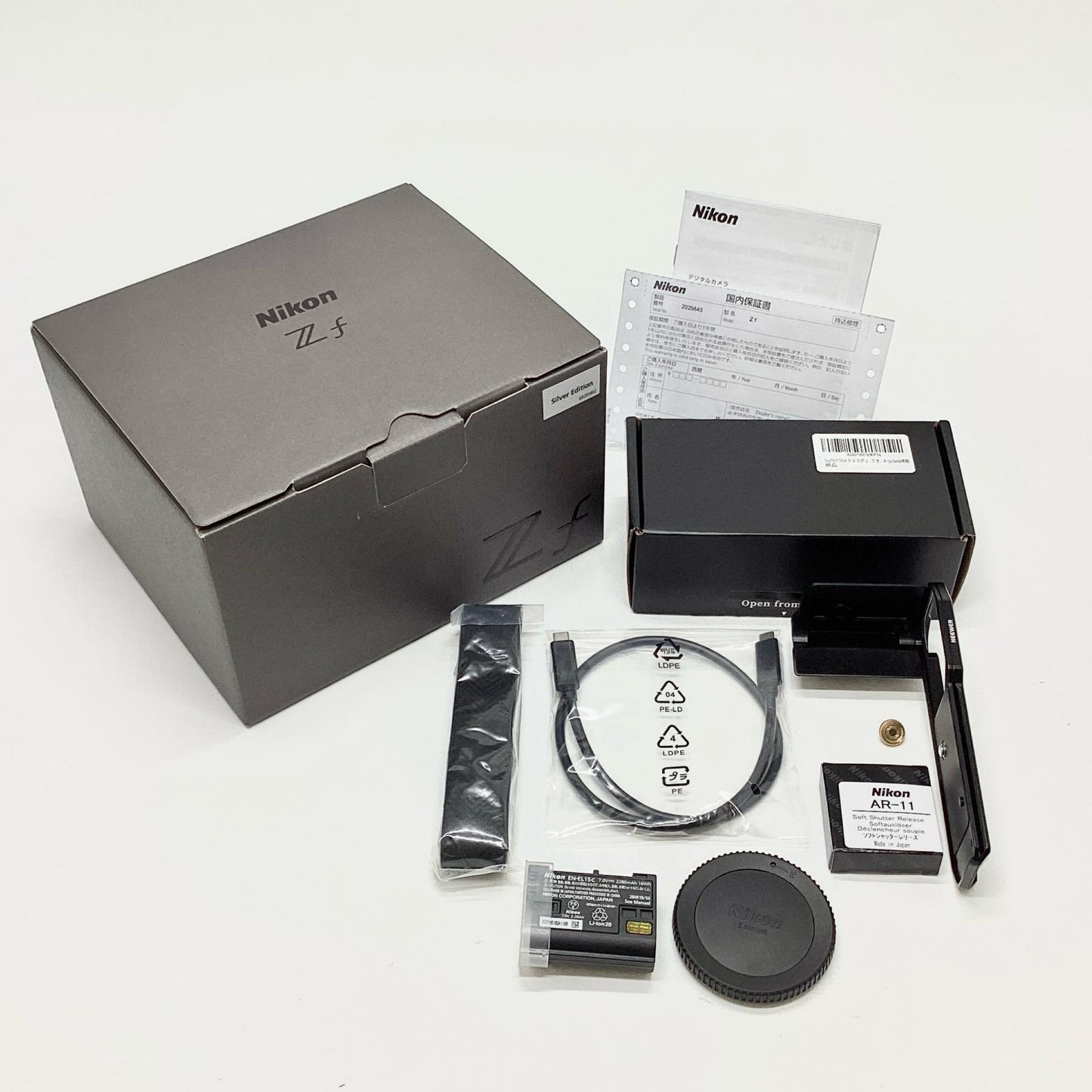 【全額返金保証】【最速発送】Nikon デジタル一眼 Z f ボディ [シルバー] シルバー 超美品 動作確認済