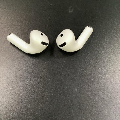 【全額返金保証】【最速発送】Apple AirPods　4 美品 動作確認済