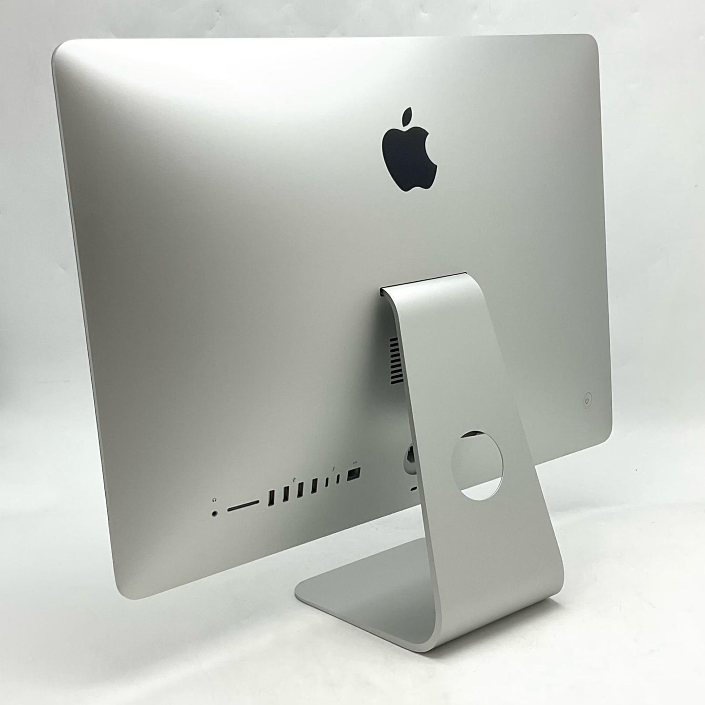 【最速発送】Apple iMac 21.5インチ Intel Core i3 3.6GHz 16GB フュージョンドライブ 1TB シルバー【難有】