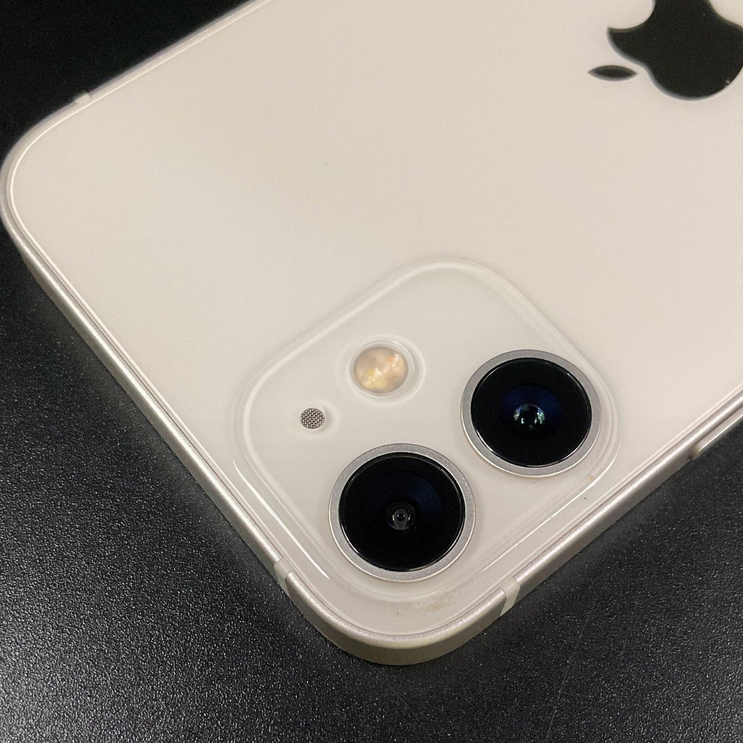 【全額返金保証】【最速発送】Apple iPhone iPhone 12 mini 64GB au SIMフリー 白ロム 動作確認済 77%