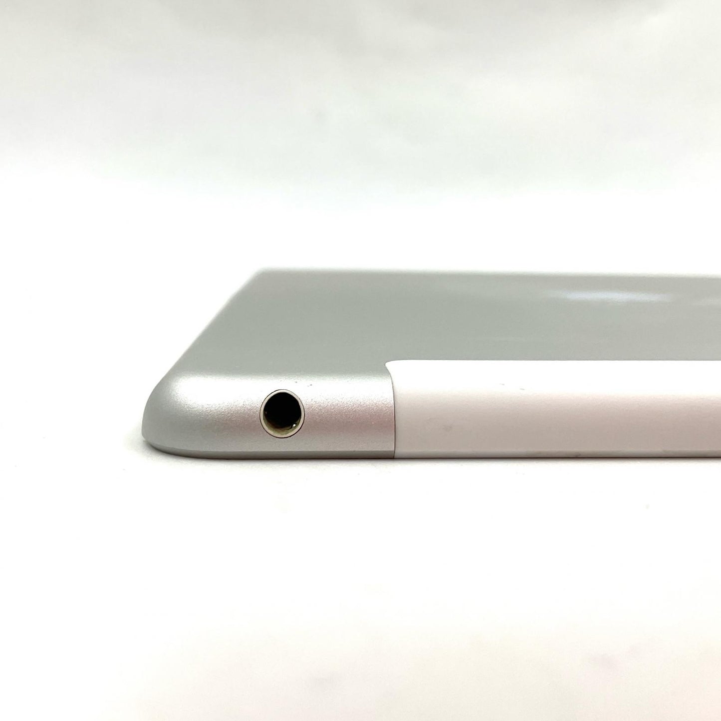 【全額返金保証】【最速発送】Apple iPad iPad 10.2インチ 第8世代 32GB シルバー WiFi+Cellular Softbank 白ロム 動作確認済