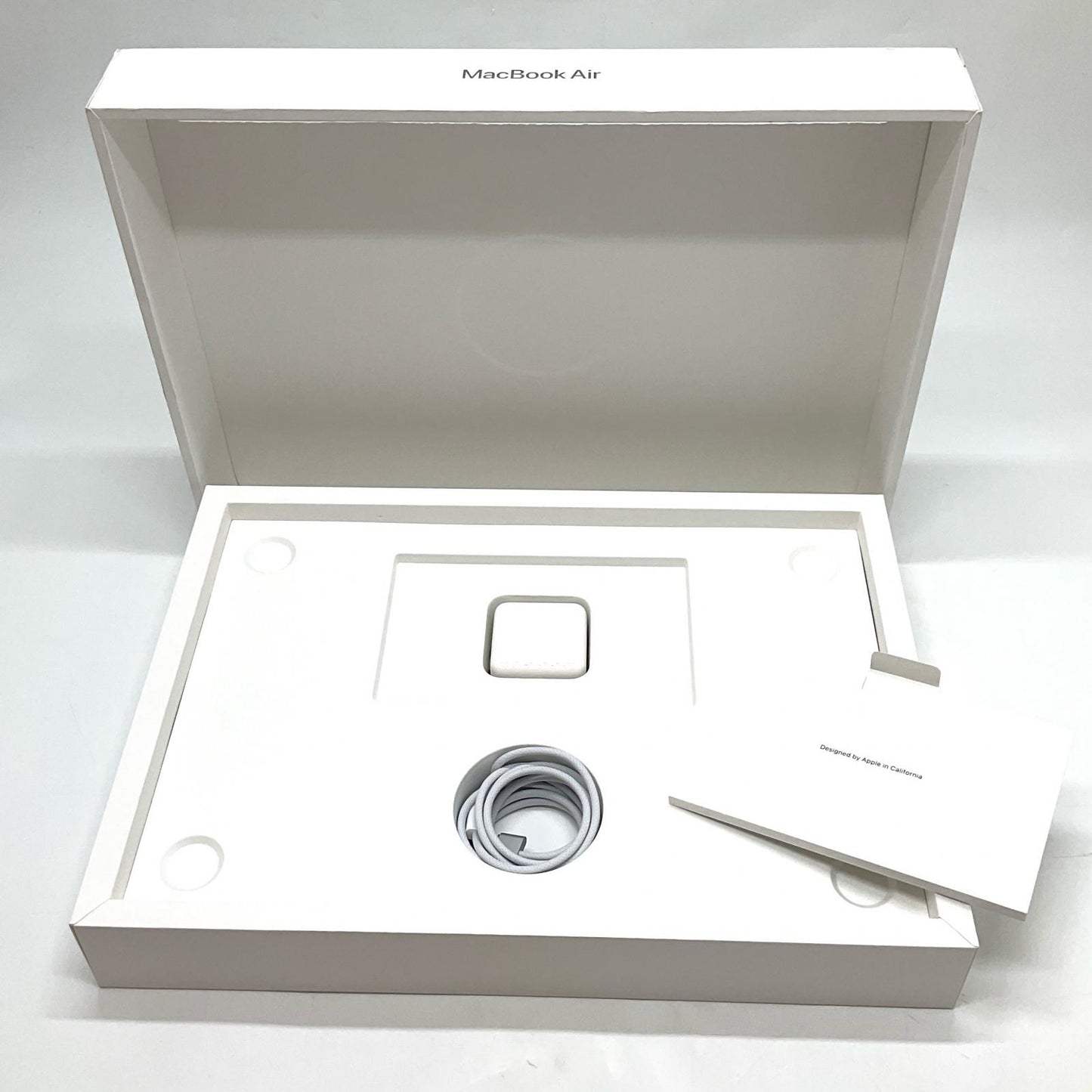 【全額返金保証】【最速発送】Apple MacBook Air 15インチ 2025 Apple M4 16GB SSD 512GB シルバー 100% 超美品 動作確認済