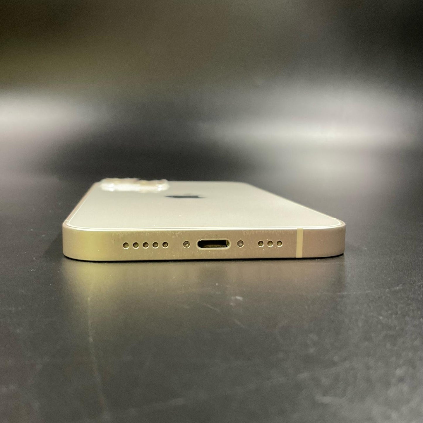 【全額返金保証】【最速発送】Apple iPhone iPhone 13 128GB スターライト Softbank 美品 動作確認済 82%