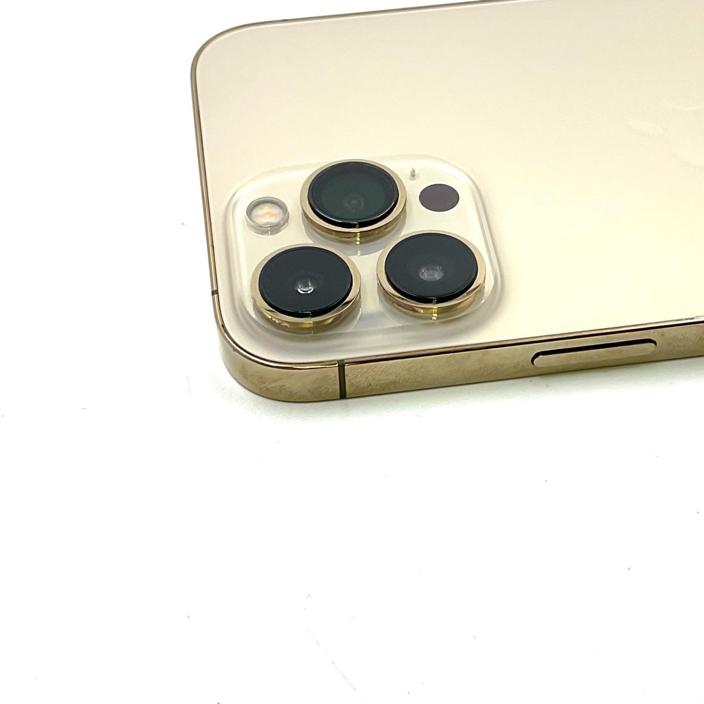 【全額返金保証】【最速発送】Apple iPhone iPhone 13 Pro Max 512GB ゴールド au SIMフリー 白ロム 動作確認済 84%