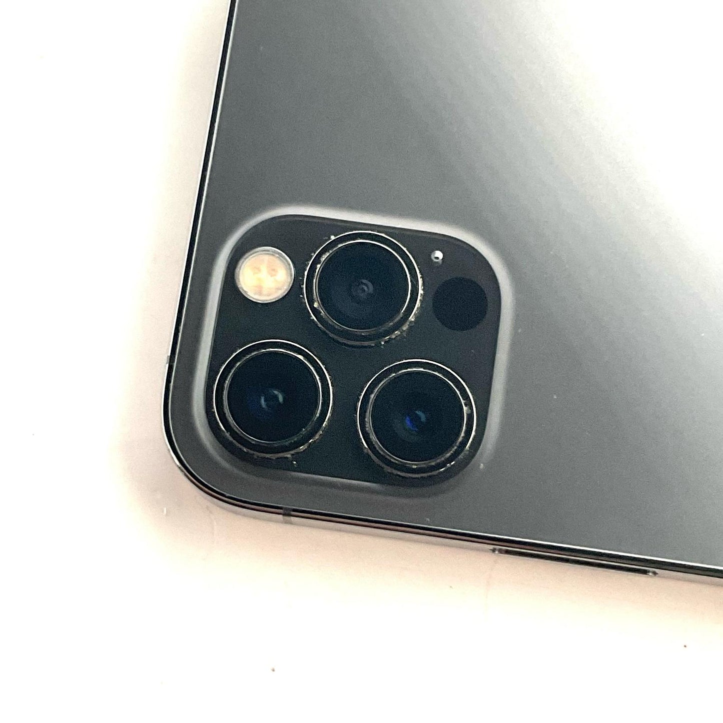【全額返金保証】【最速発送】Apple iPhone iPhone 12 Pro 128GB グラファイト docomo SIMフリー 白ロム 動作確認済 75%