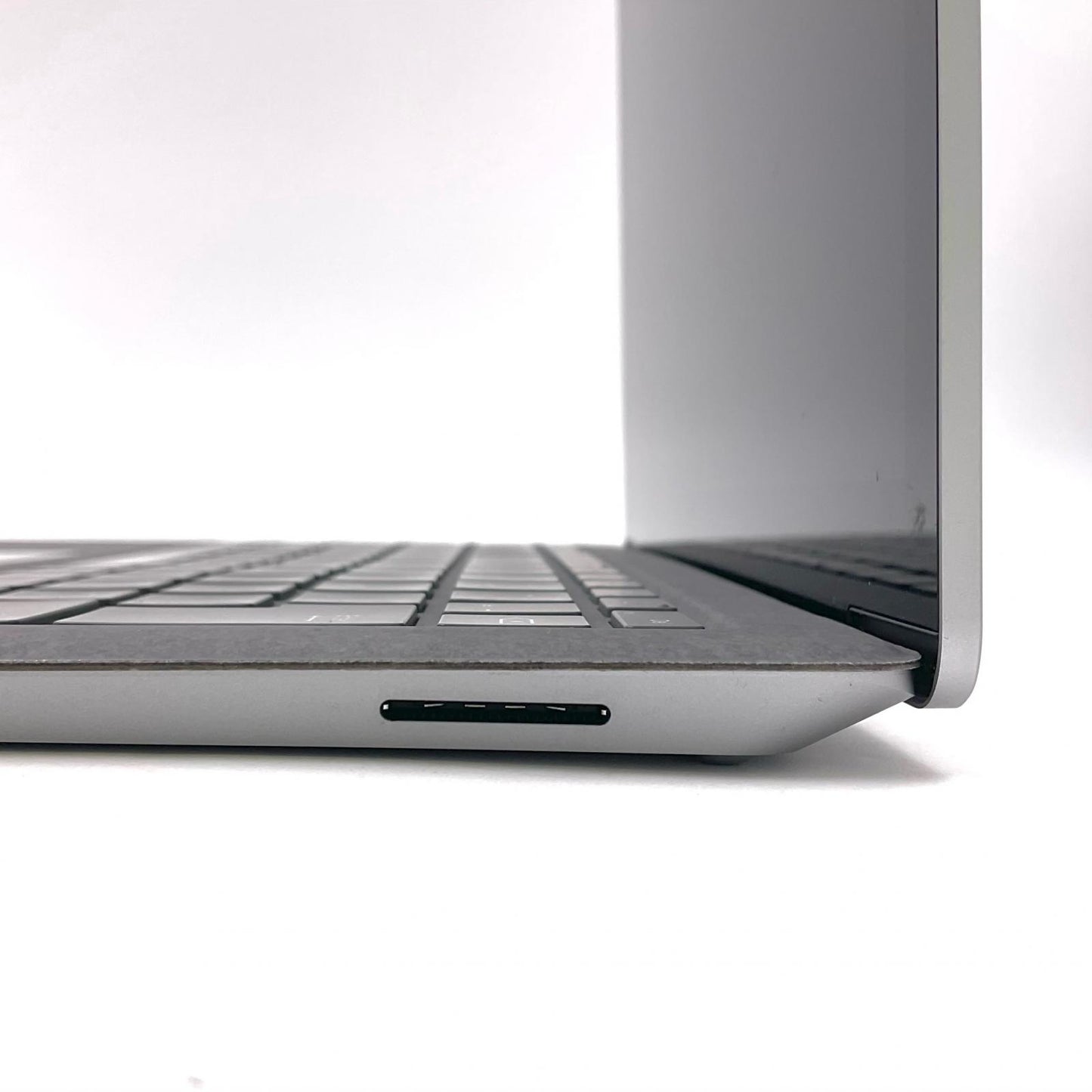 【全額返金保証】【最速発送】Microsoft Surface Laptop 5 i5-1235U 8GB M.2 SSD 256GB 97.7% 美品 動作確認済