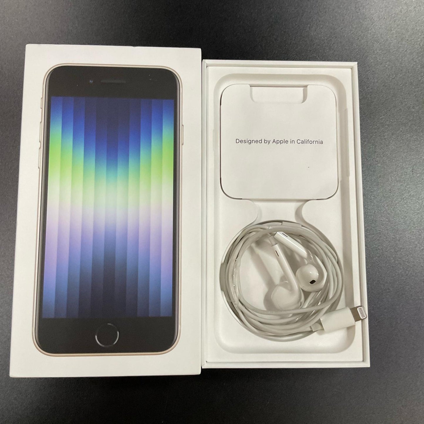 【全額返金保証】【最速発送】Apple iPhone iPhone SE（第3世代） 64GB スターライト Softbank SIMフリー 美品 動作確認済 89%