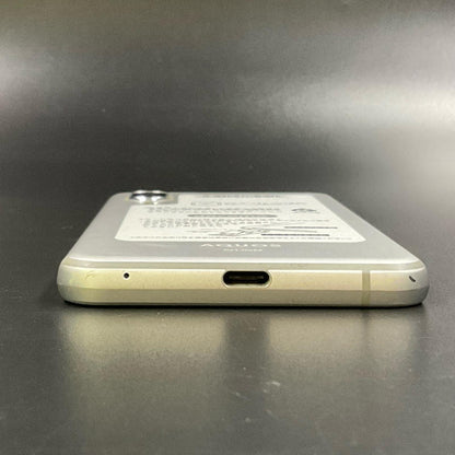 【全額返金保証】【最速発送】SHARP AQUOS sense3 64GB docomo SH-02M 白ロム 美品 動作確認済