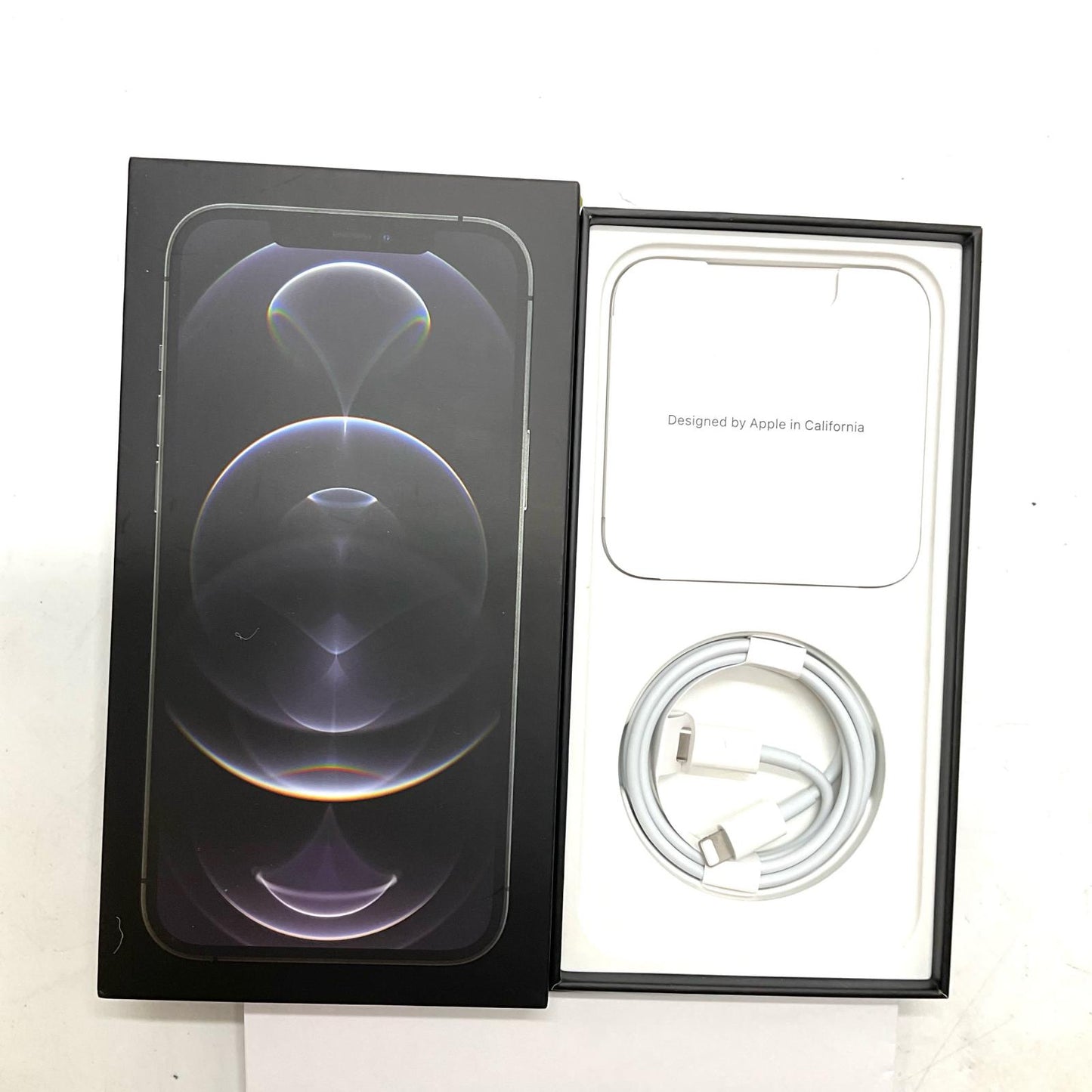 【全額返金保証】【最速発送】Apple iPhone iPhone 12 Pro Max 256GB グラファイト au 白ロム 美品 動作確認済 95%