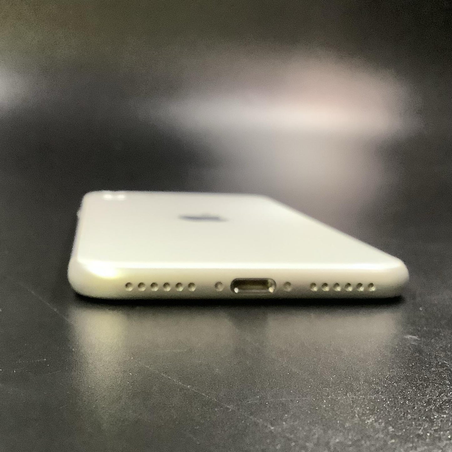 【全額返金保証】【最速発送】Apple iPhone iPhone SE（第2世代） 64GB ホワイト au SIMフリー 白ロム 美品 動作確認済 85%