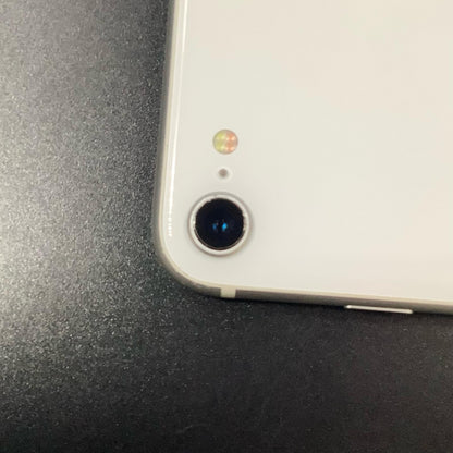 【全額返金保証】【最速発送】Apple iPhone iPhone SE（第2世代） 64GB ホワイト au 白ロム 動作確認済 86%