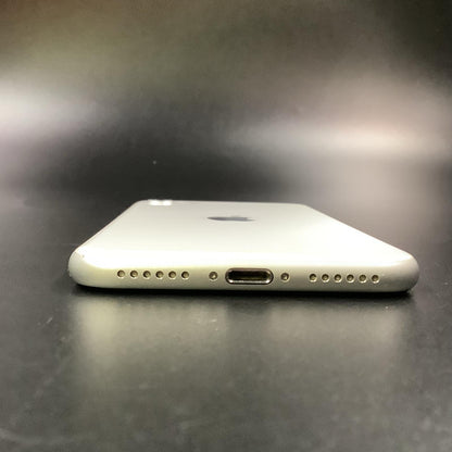 【全額返金保証】【最速発送】Apple iPhone iPhone SE（第2世代） 64GB ホワイト au 白ロム 動作確認済 86%