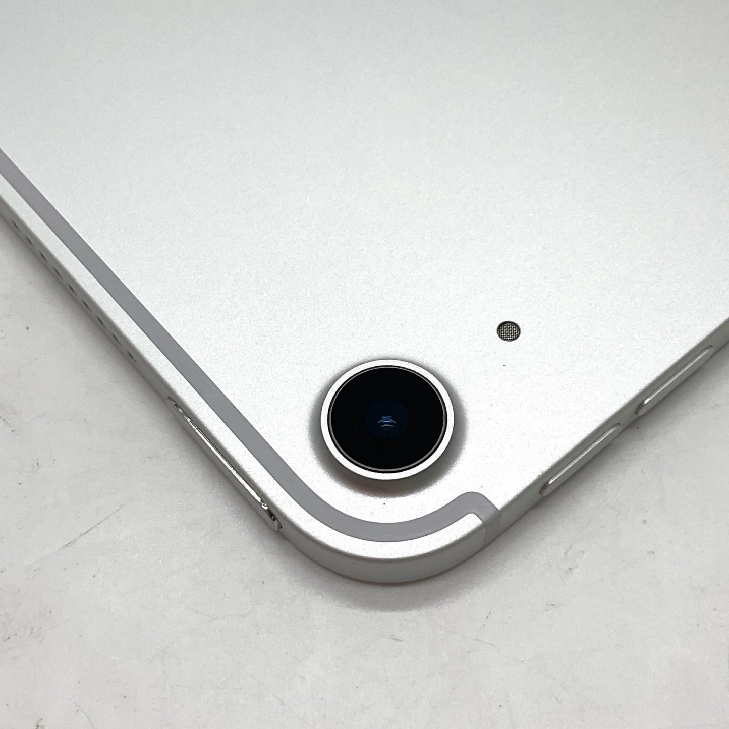 【全額返金保証】【最速発送】Apple iPad Air 10.9インチ 第4世代 64GB シルバー WiFi+Cellular docomo 白ロム 超美品 動作確認済