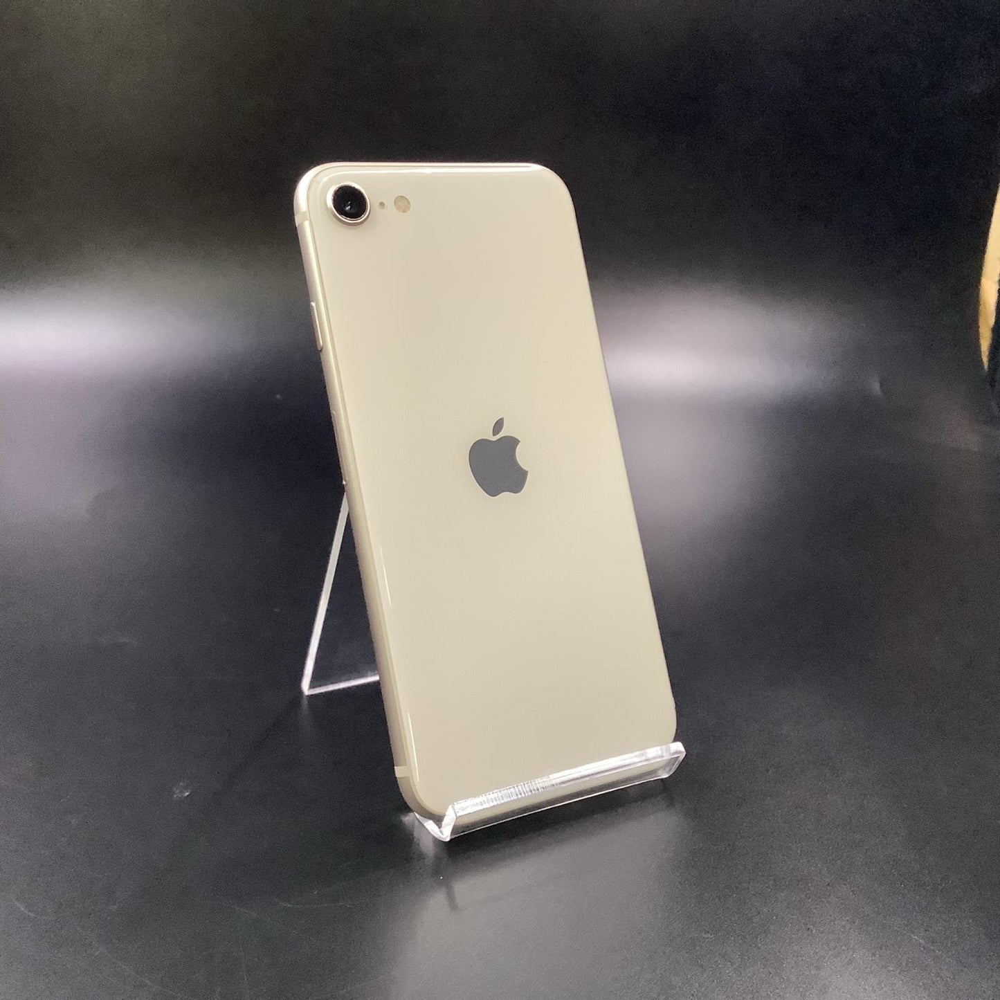 【全額返金保証】【最速発送】Apple iPhone iPhone SE（第3世代） 64GB スターライト au SIMフリー 白ロム 美品 動作確認済 90%