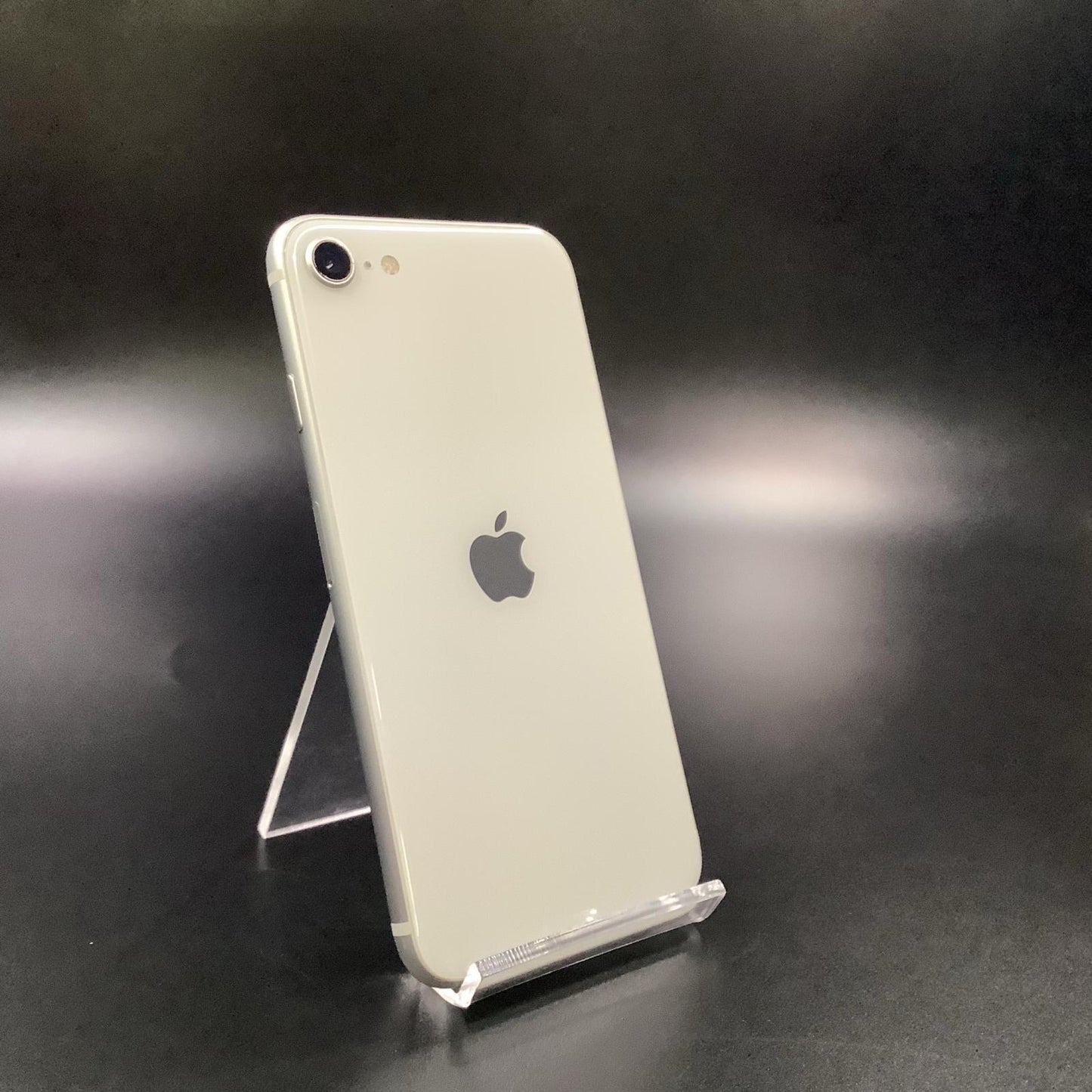 【全額返金保証】【最速発送】Apple iPhone iPhone SE（第2世代） 64GB ホワイト au SIMフリー 白ロム 動作確認済 81%