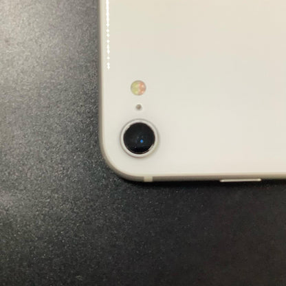 【全額返金保証】【最速発送】Apple iPhone iPhone SE（第2世代） 64GB ホワイト au SIMフリー 白ロム 動作確認済 81%