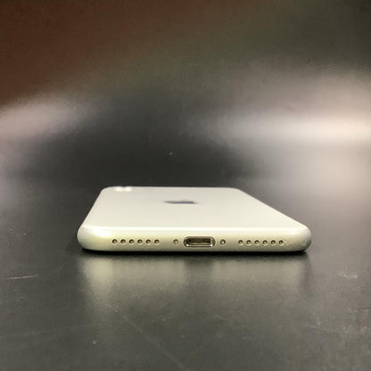 【全額返金保証】【最速発送】Apple iPhone iPhone SE（第2世代） 64GB ホワイト au SIMフリー 白ロム 動作確認済 81%