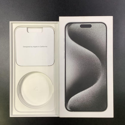 【全額返金保証】【最速発送】Apple iPhone iPhone 15 Pro Max 256GB ホワイトチタニウム SIMフリー 美品 動作確認済 85%