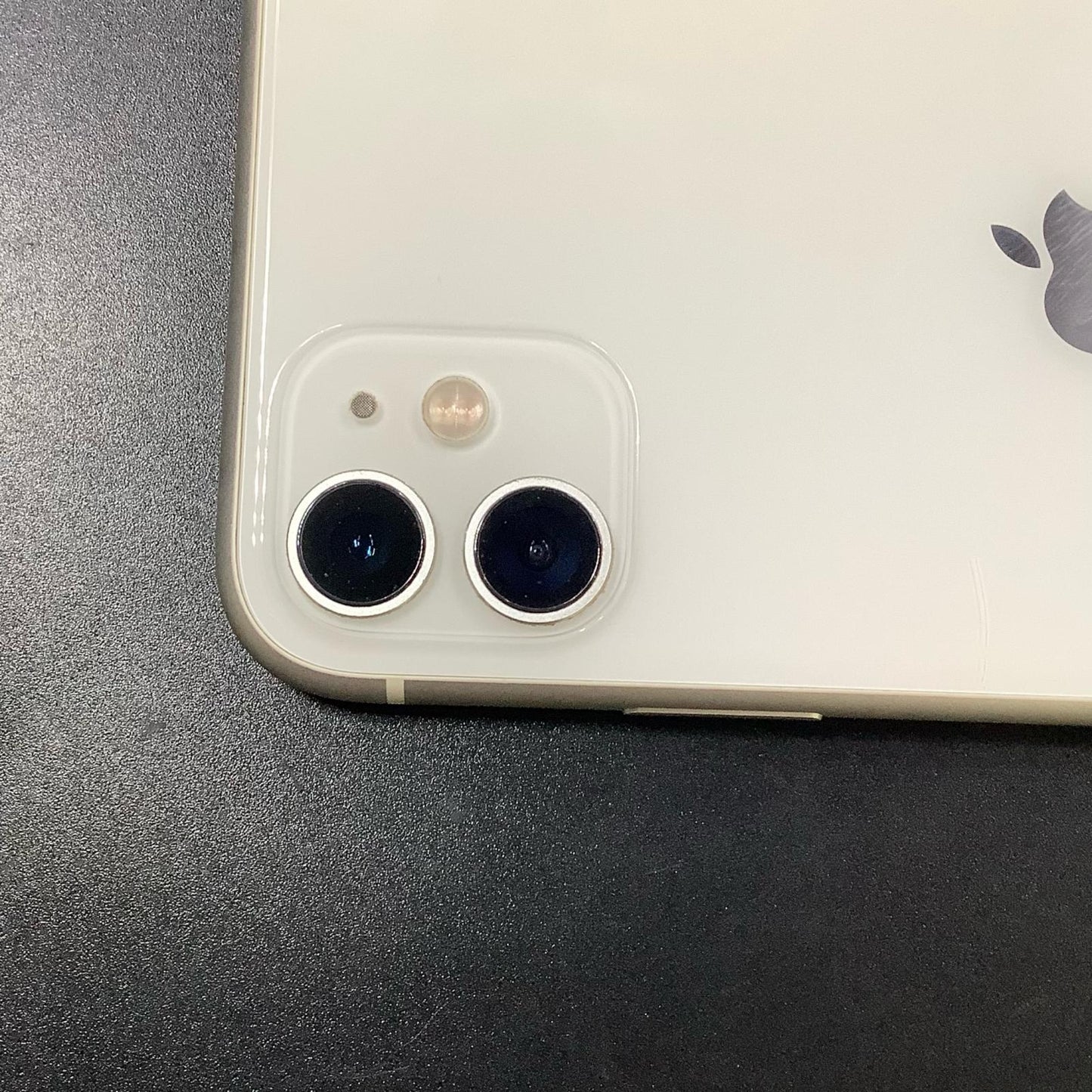 【最速発送】Apple iPhone iPhone 11 128GB ホワイト au SIMフリー 白ロム【難有】 71%