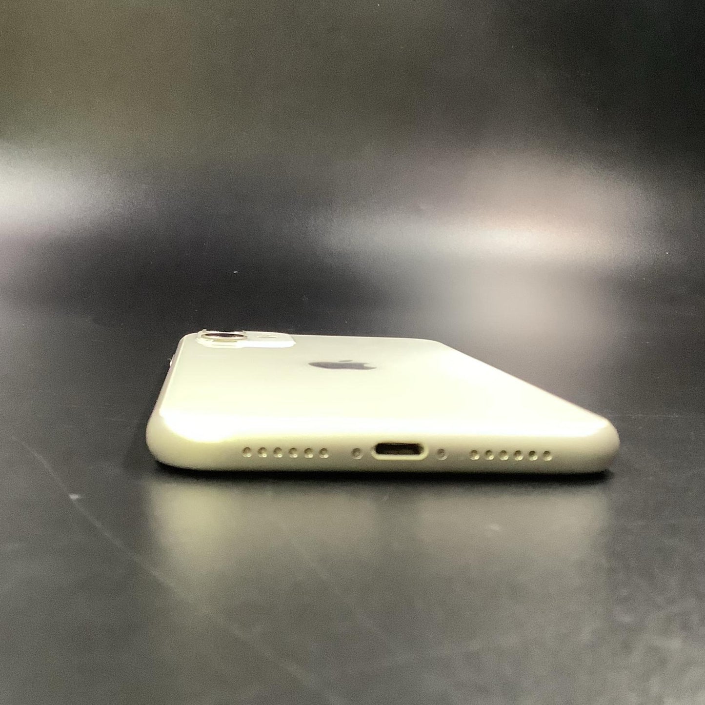 【最速発送】Apple iPhone iPhone 11 128GB ホワイト au SIMフリー 白ロム【難有】 71%