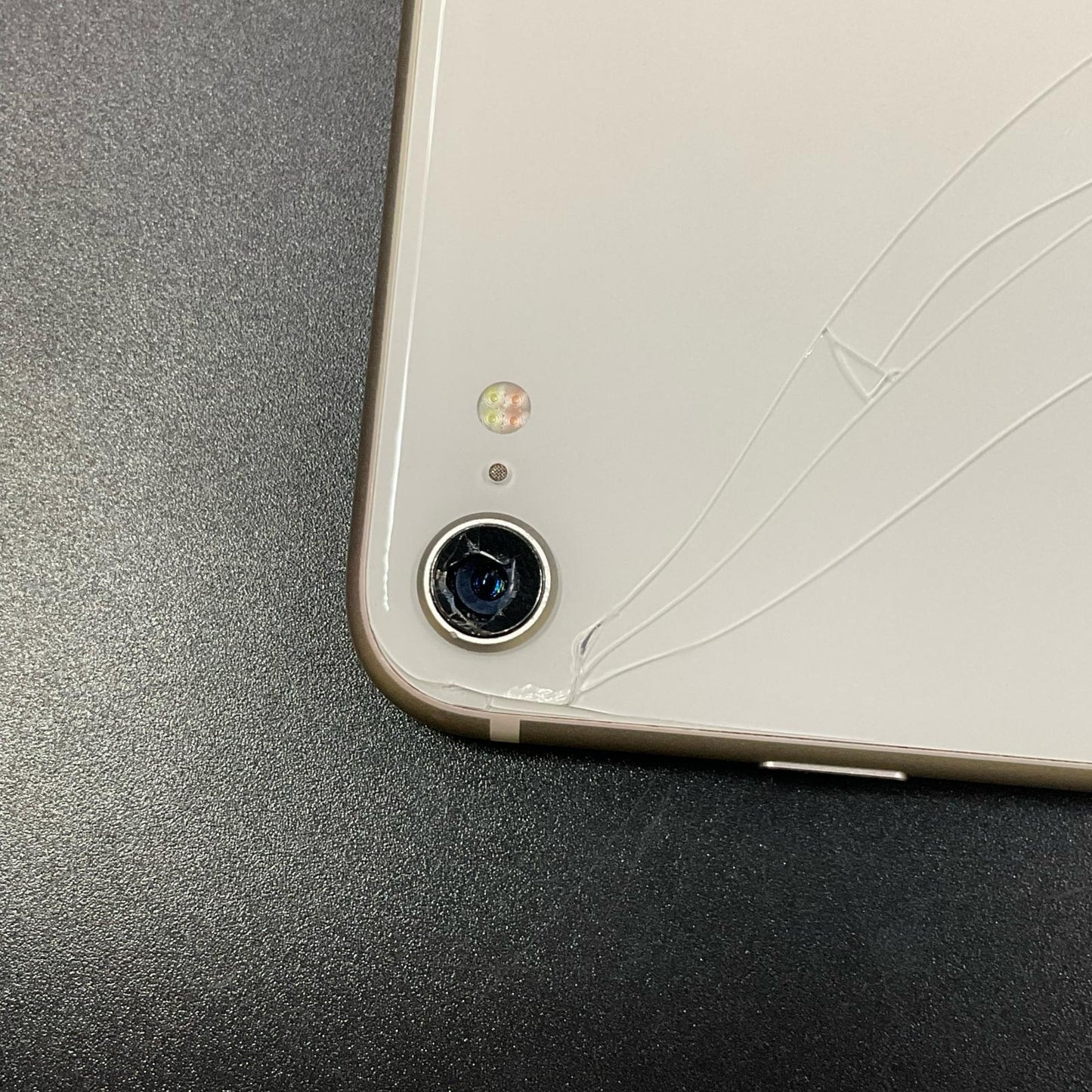 【最速発送】Apple iPhone iPhone SE（第3世代） 64GB スターライト Softbank SIMフリー【難有】 86%