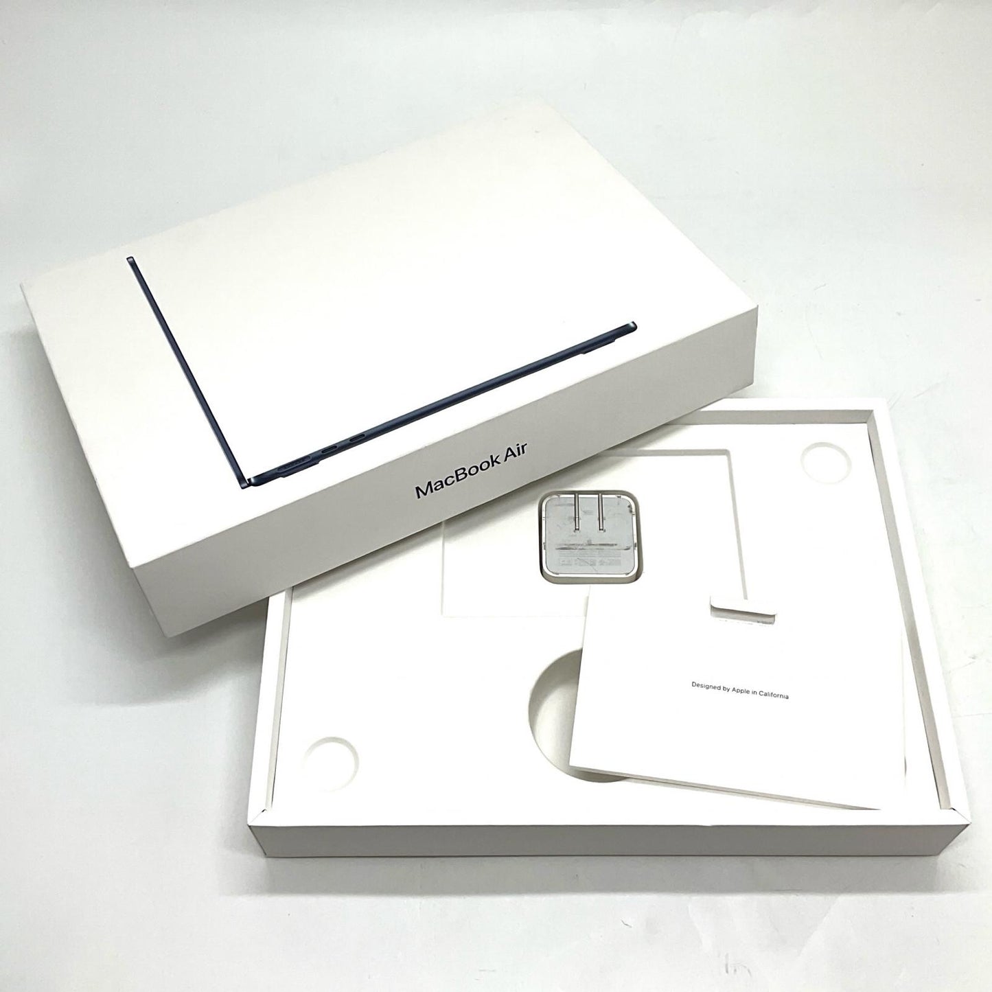 【全額返金保証】【最速発送】Apple MacBook Air 13.6インチ 2024 Apple M3 8GB 256GB ミッドナイト 100% 超美品 動作確認済
