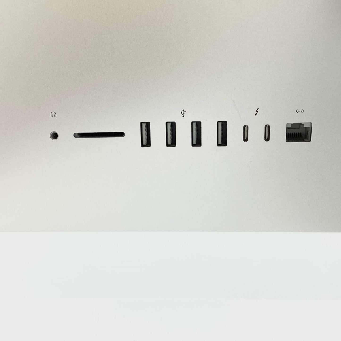 【最速発送】Apple iMac 21.5インチ 3GHz 6コア Intel Core i5 16GB SSD 1TB シルバー【難有】