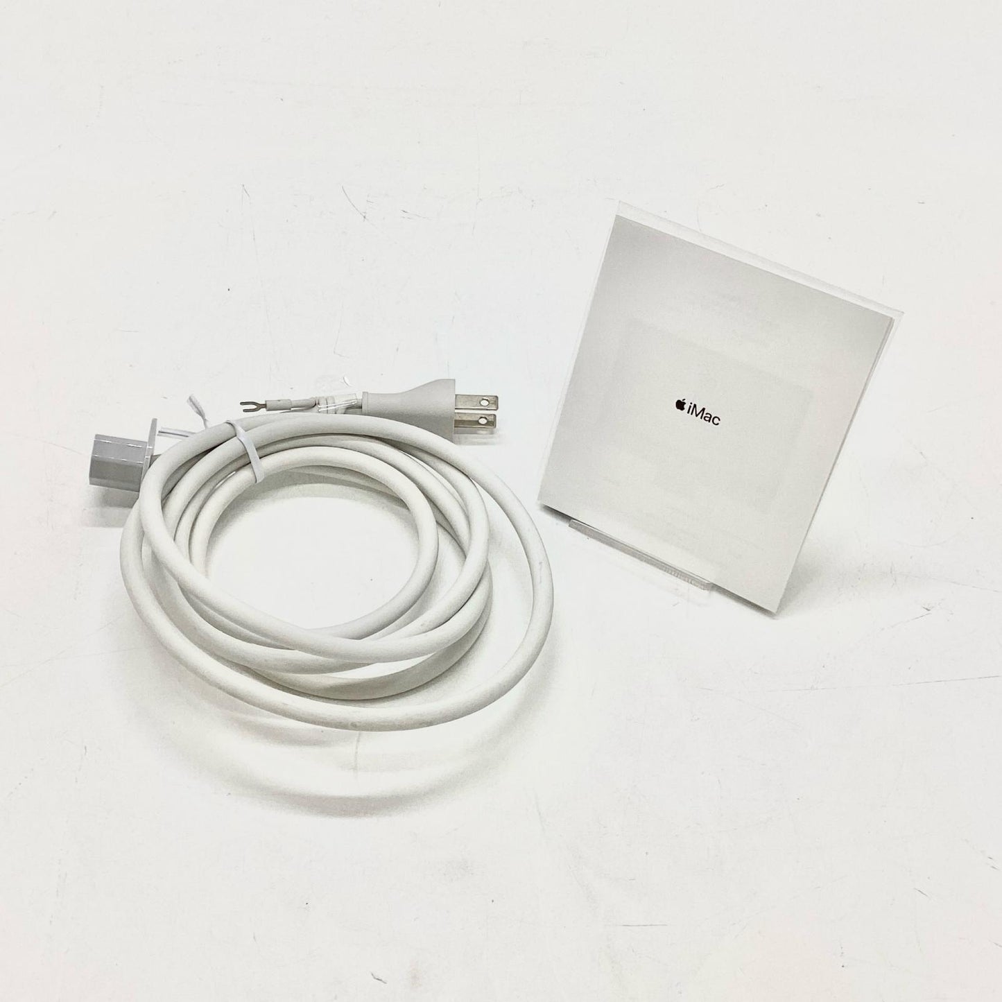 【最速発送】Apple iMac 21.5インチ 3GHz 6コア Intel Core i5 16GB SSD 1TB シルバー【難有】