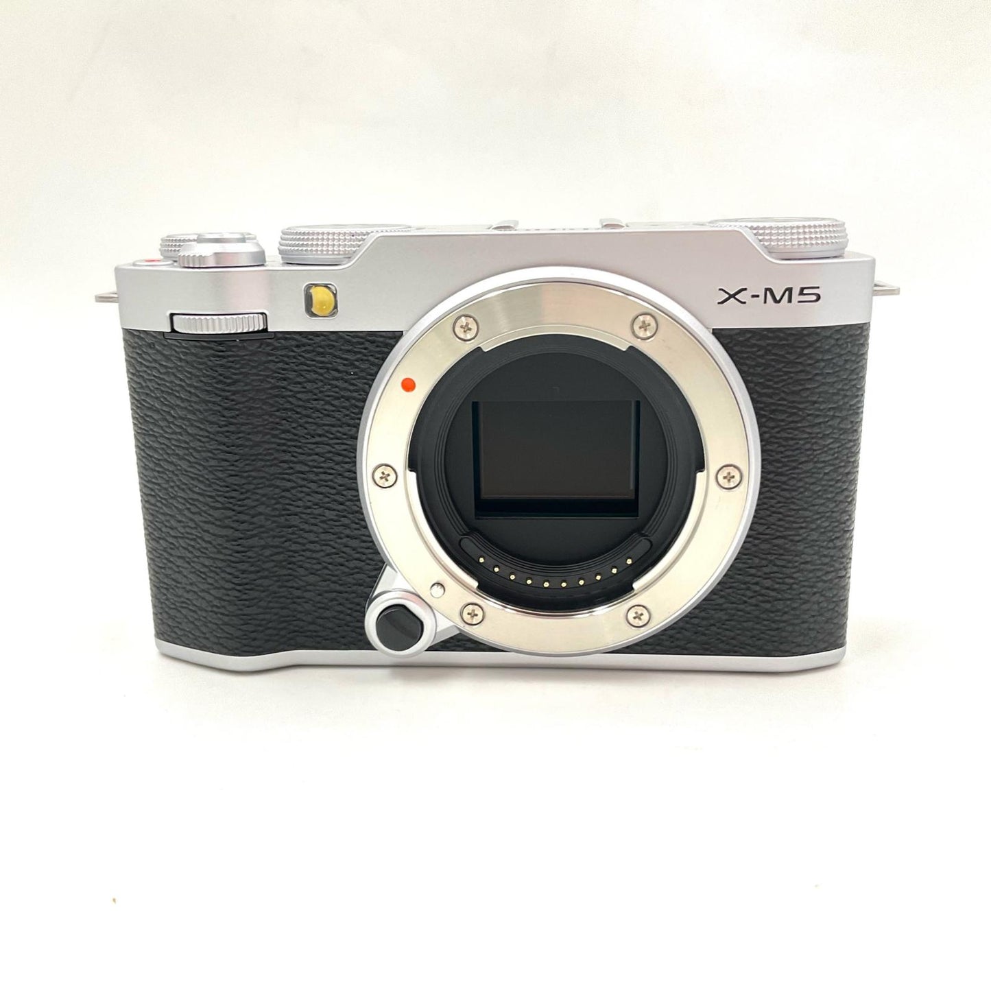 【全額返金保証】【最速発送】FUJIFILM デジタル一眼 X-M5 ボディ シルバー 美品 動作確認済