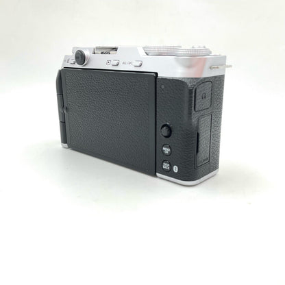 【全額返金保証】【最速発送】FUJIFILM デジタル一眼 X-M5 ボディ シルバー 美品 動作確認済