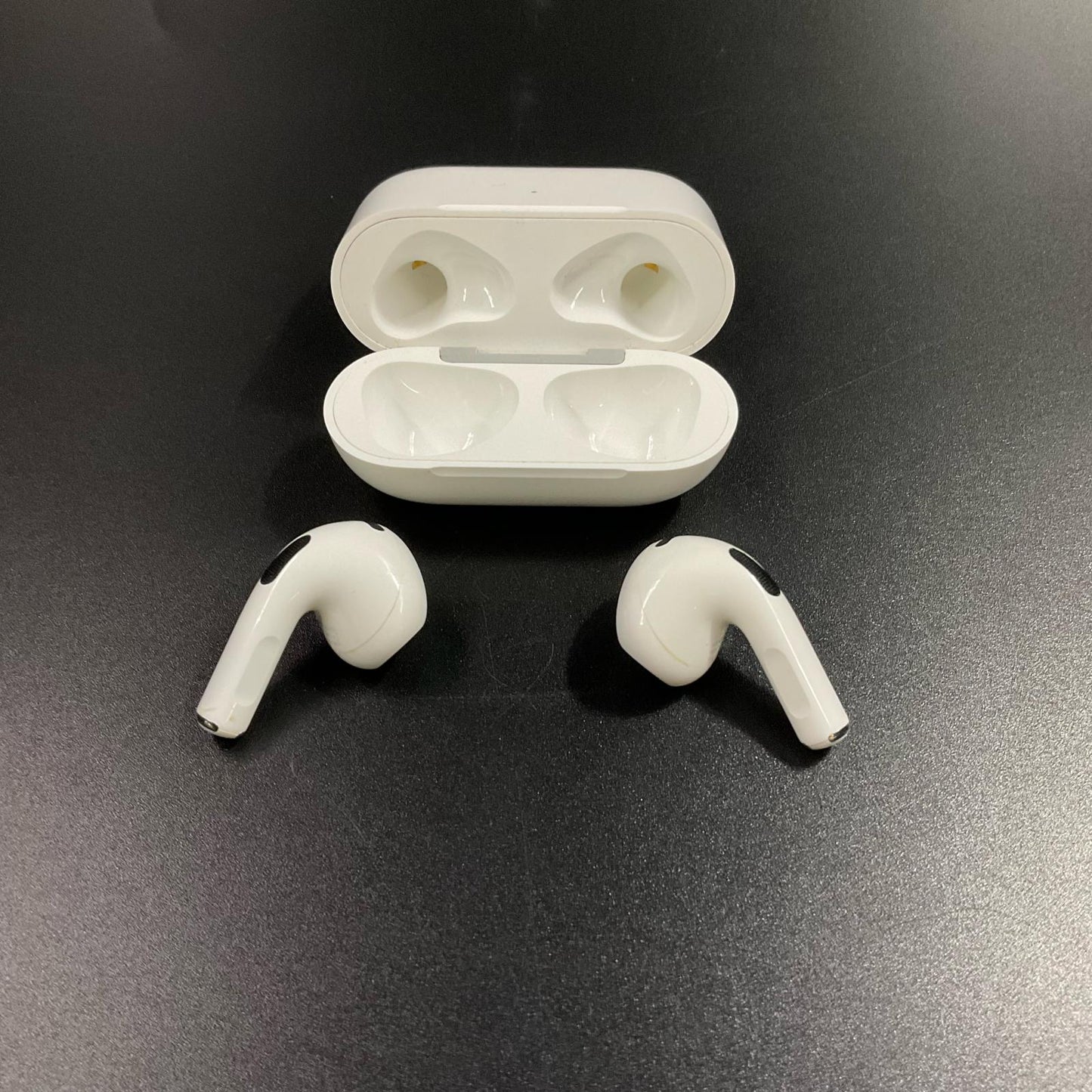 【全額返金保証】【最速発送】Apple AirPods 3 美品 動作確認済