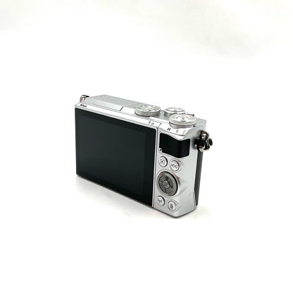 【全額返金保証】【最速発送】Nikon デジタル一眼 Nikon 1 J5 ボディ シルバー 動作確認済