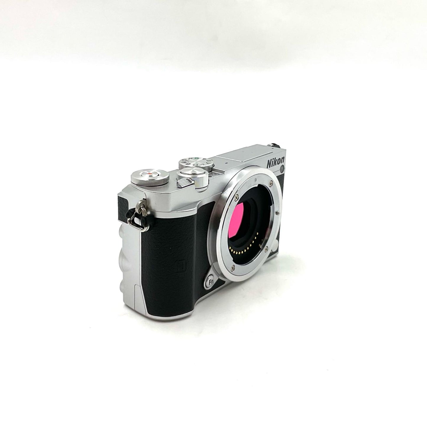 【全額返金保証】【最速発送】Nikon デジタル一眼 Nikon 1 J5 ボディ シルバー 動作確認済