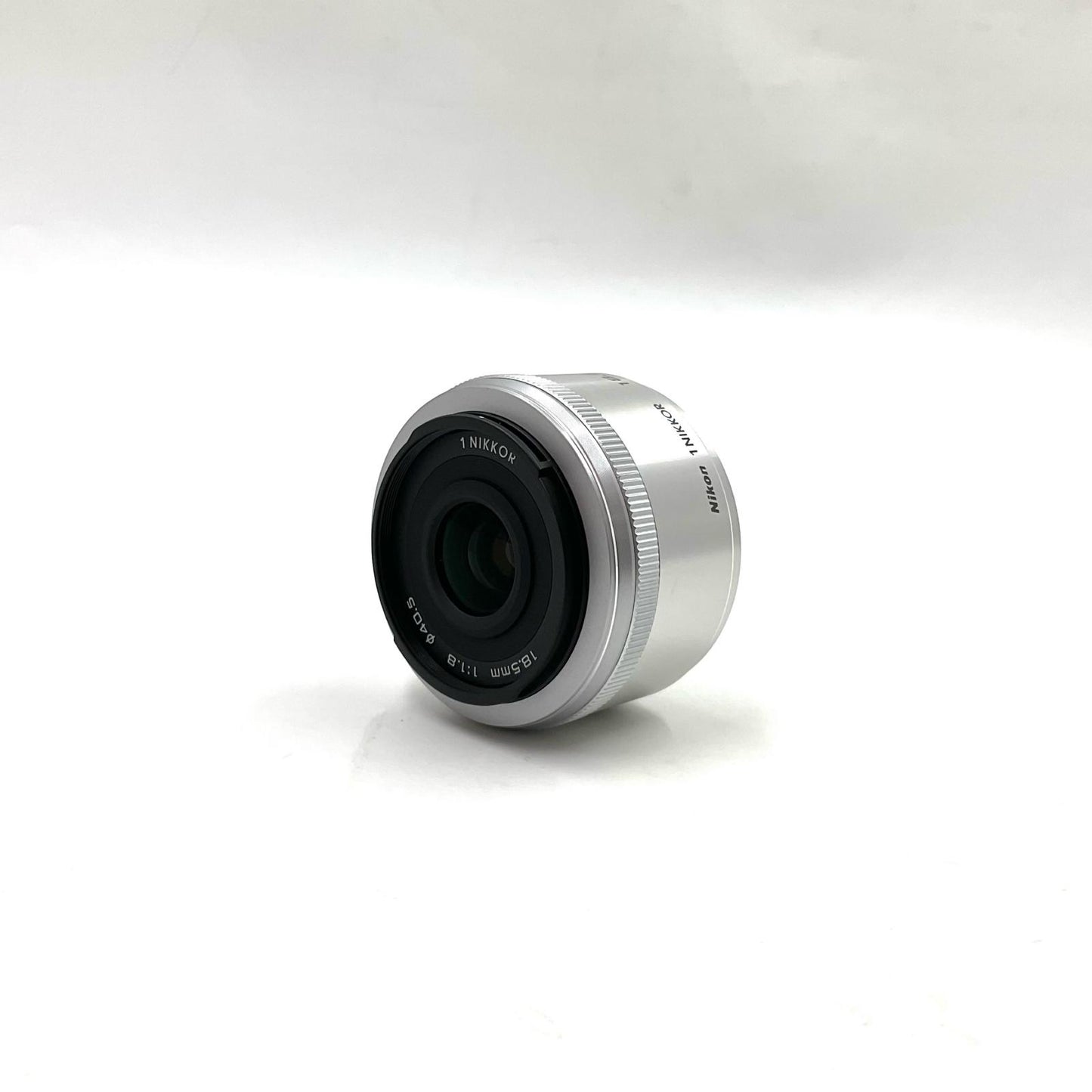 【全額返金保証】【最速発送】Nikon 1 NIKKOR 18.5mm f/1.8 [シルバー] 美品 動作確認済