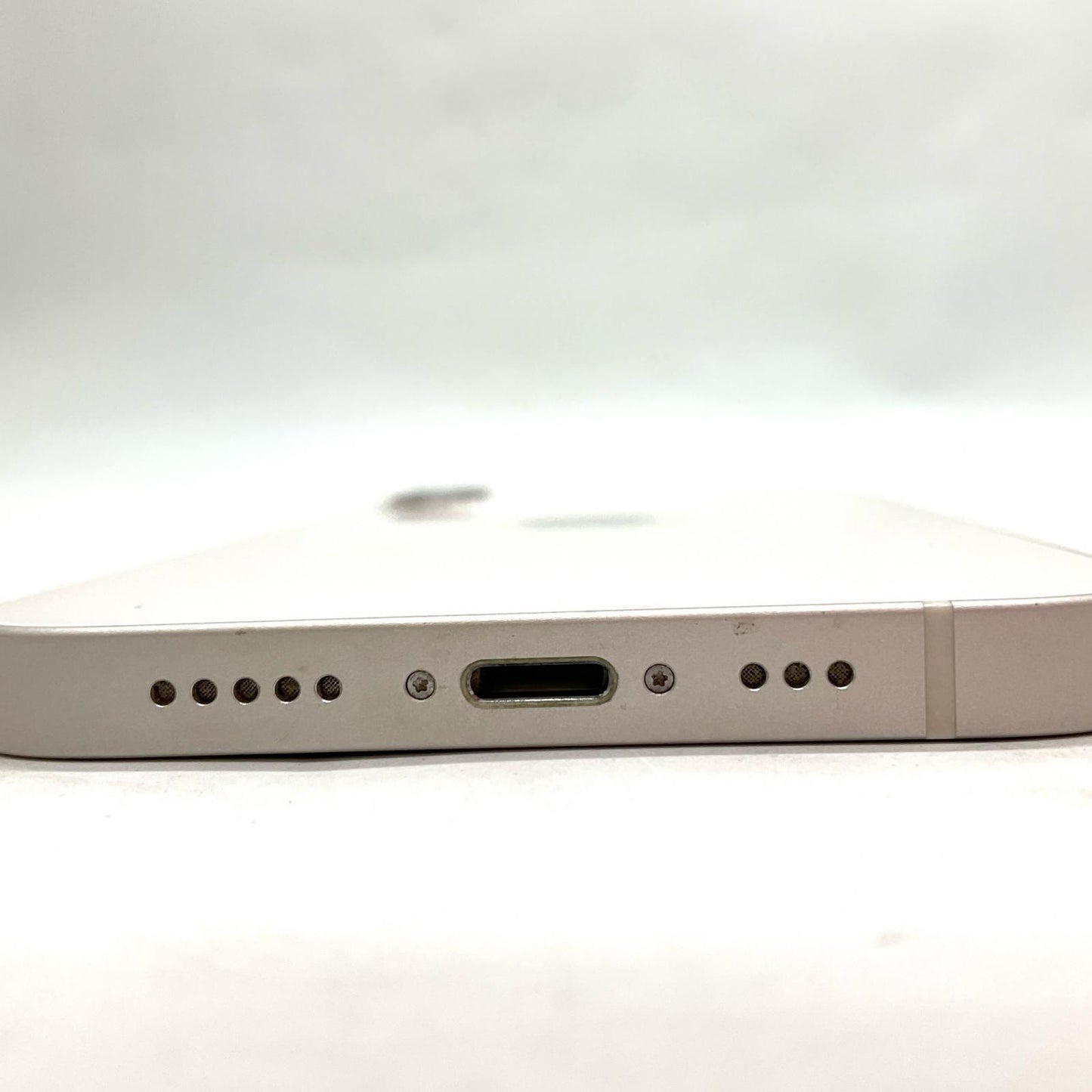 【最速発送】Apple iPhone iPhone 12 128GB ホワイト docomo SIMフリー 白ロム【難有】 80%