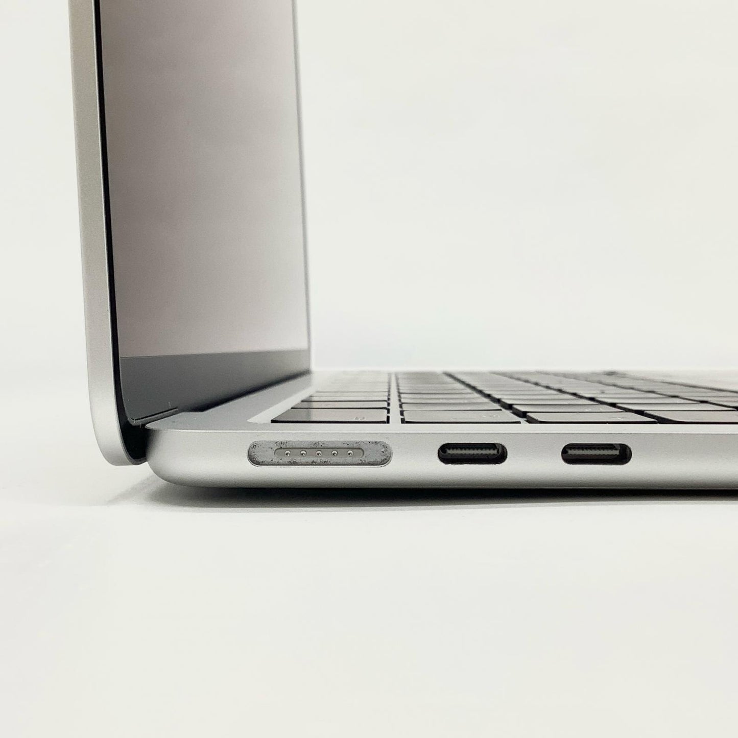 【全額返金保証】【最速発送】Apple MacBook Air 13.6インチ 2022 Apple M2 8GB 256GB シルバー 94.7% 美品 動作確認済