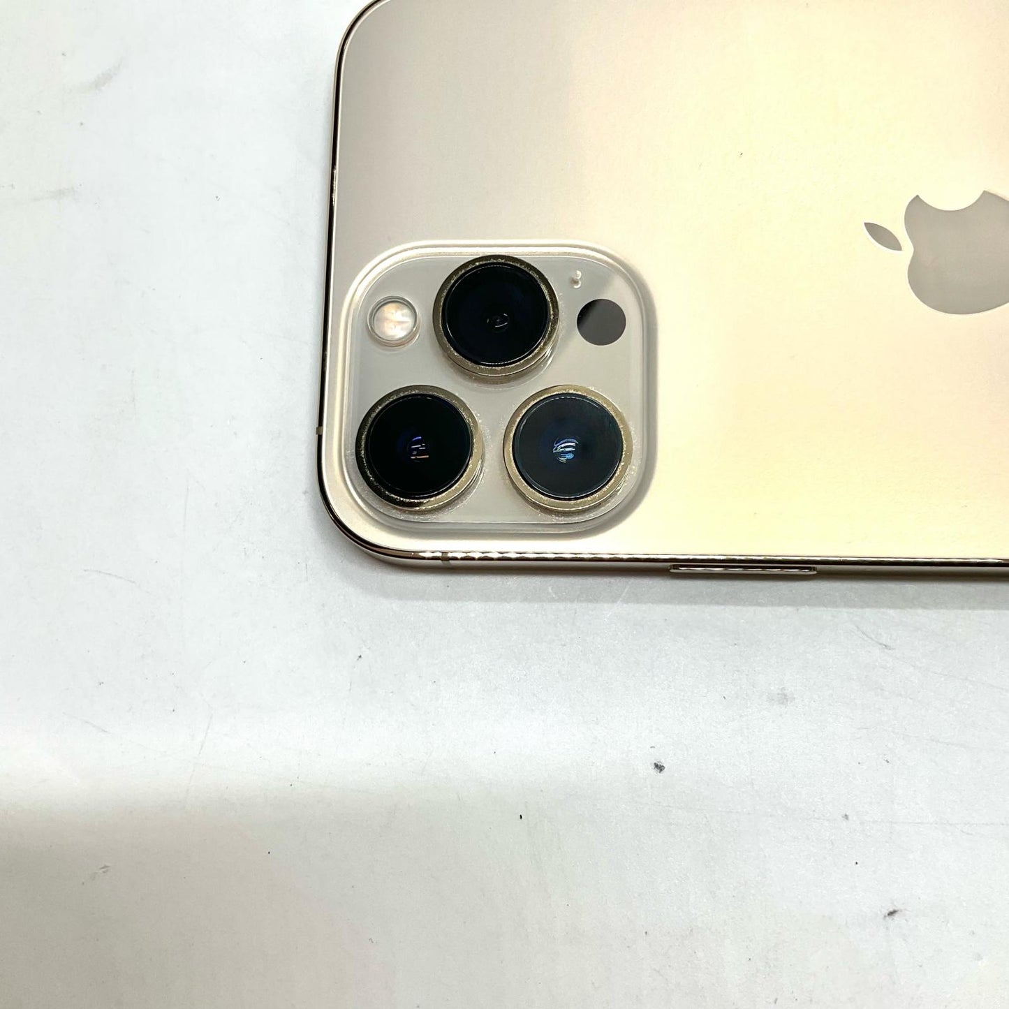 【全額返金保証】【最速発送】Apple iPhone iPhone 13 Pro Max 256GB ゴールド 楽天モバイル SIMフリー 白ロム 動作確認済 84%