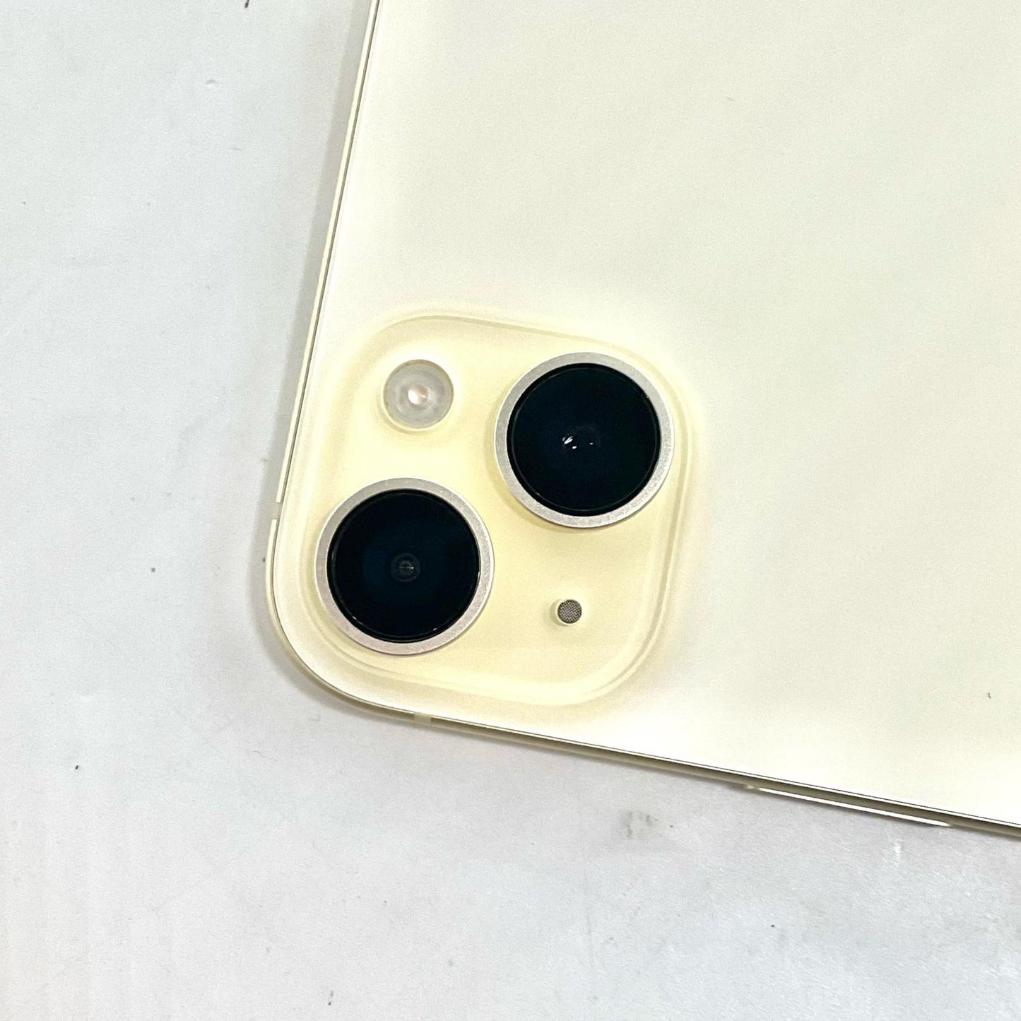 【全額返金保証】【最速発送】Apple iPhone iPhone 15 Plus 256GB イエロー SIMフリー 白ロム 動作確認済 85%
