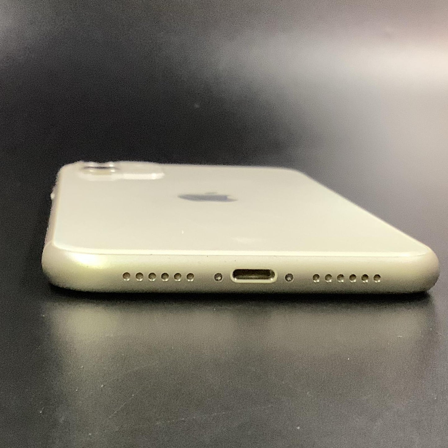 【最速発送】Apple iPhone iPhone 11 128GB ホワイト SIMフリー【難有】 82%