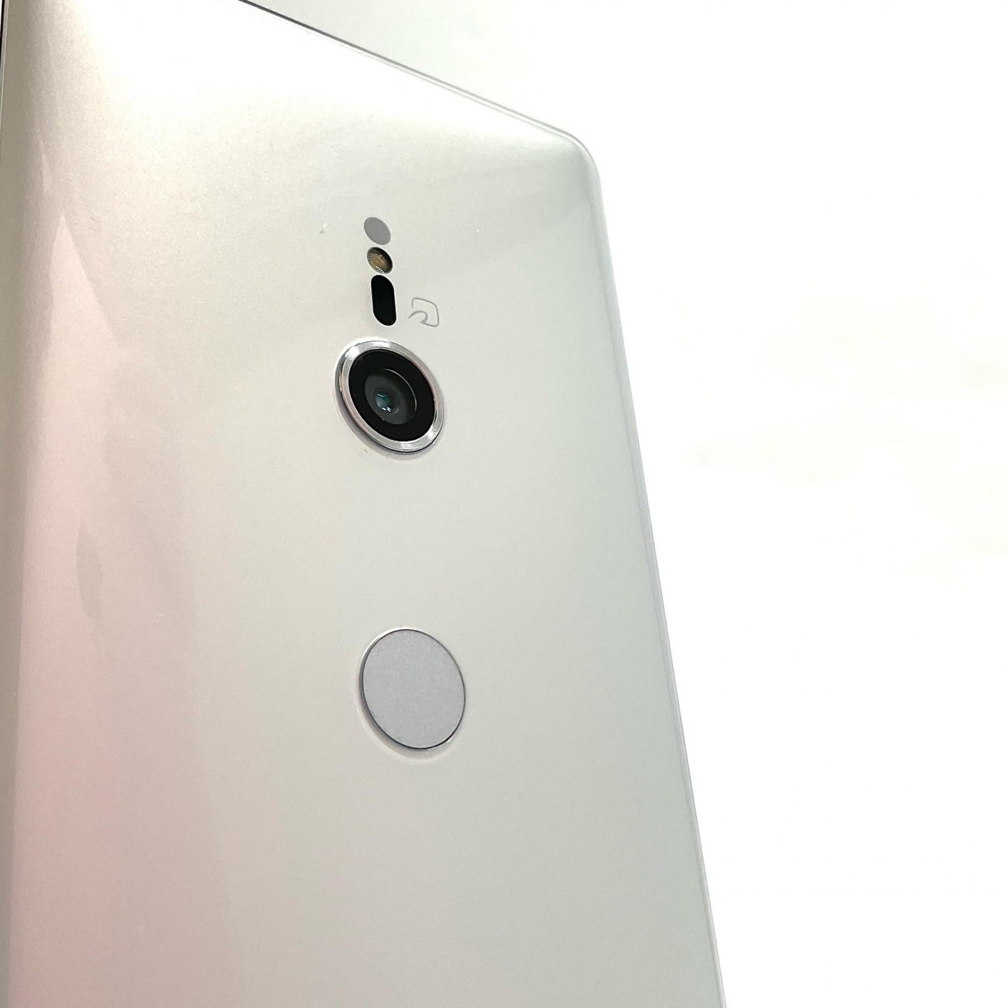 【全額返金保証】【最速発送】Sony Xperia XZ3 64GB ホワイトシルバー au SOV39 白ロム 美品 動作確認済