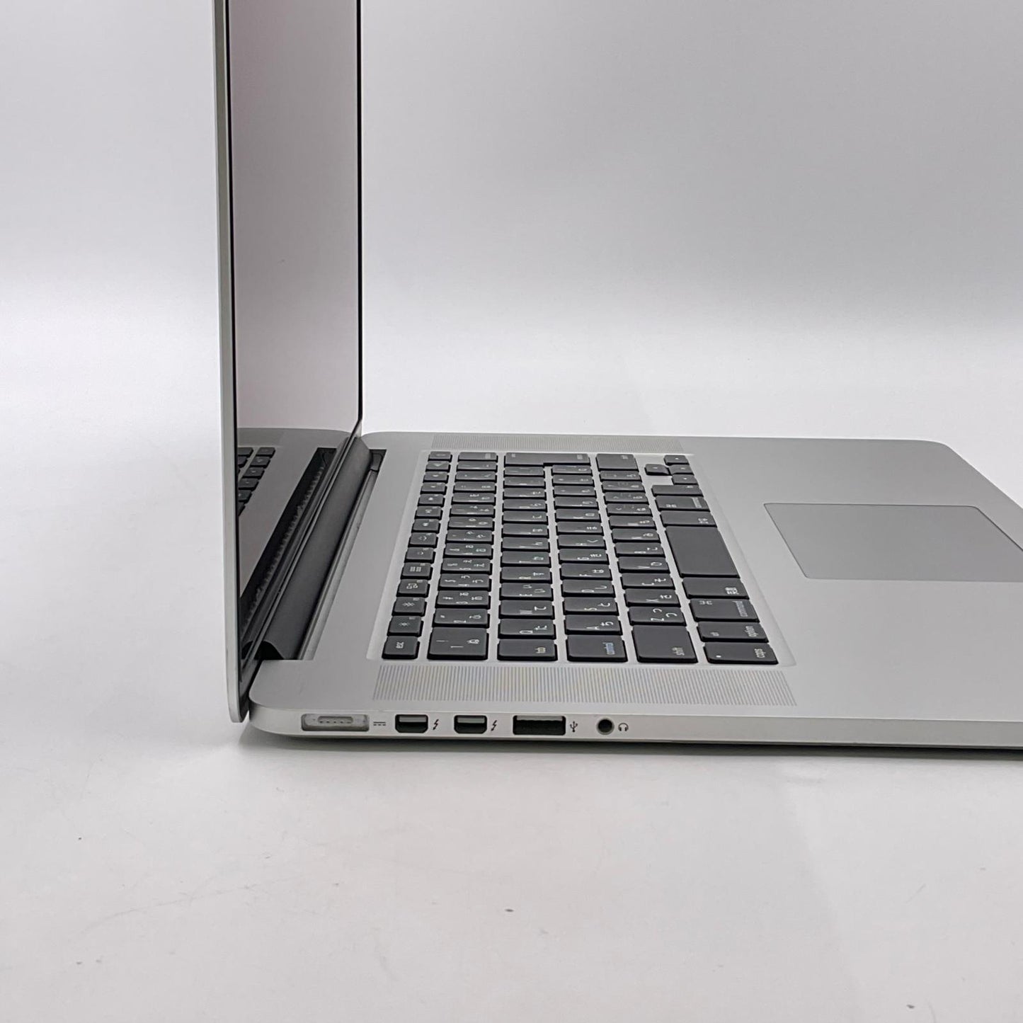【全額返金保証】【最速発送】Apple MacBook Pro 15.4インチ 2015 2.2GHz Intel Core i7 16GB 256GB シルバー 美品 動作確認済