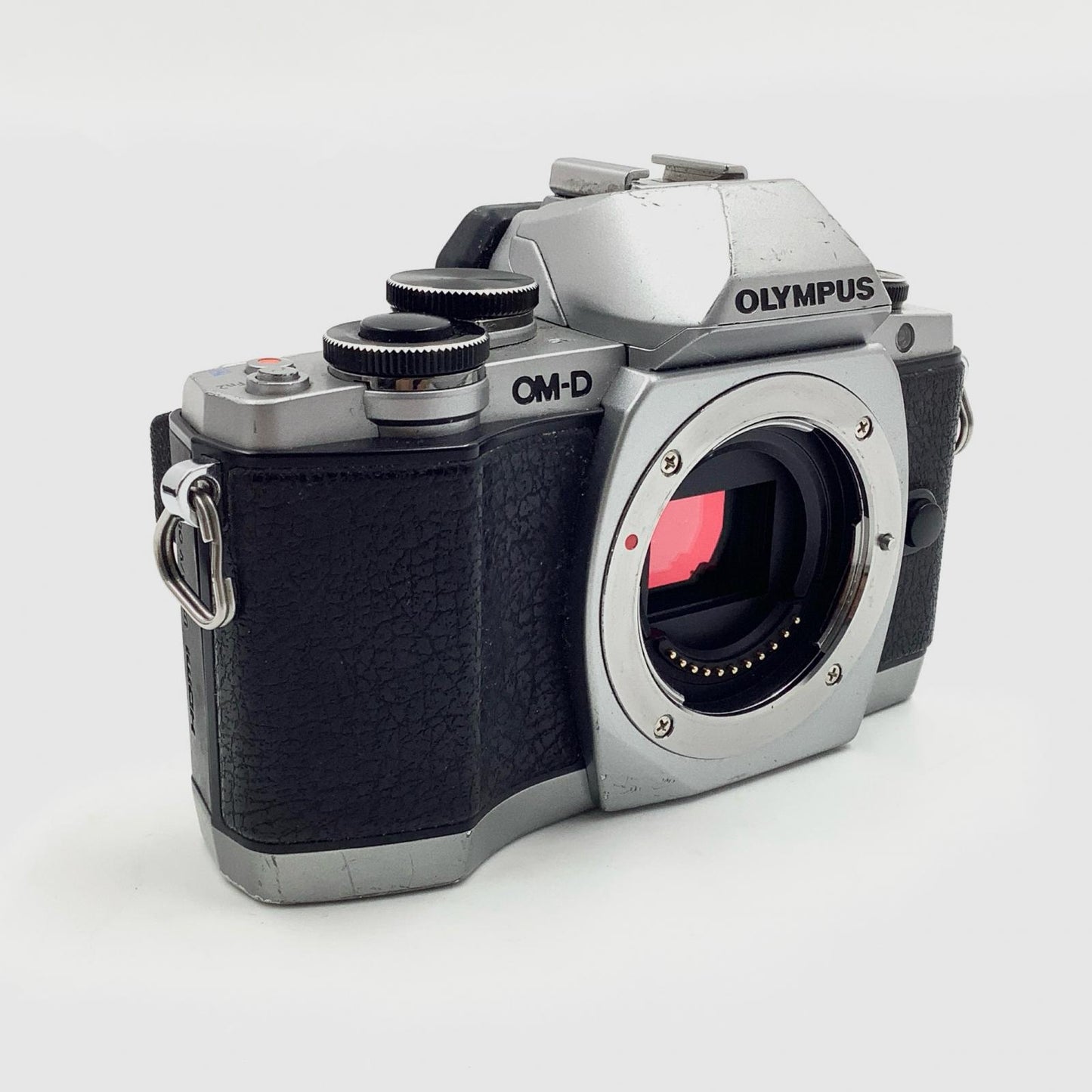 【最速発送】OLYMPUS デジタル一眼 OLYMPUS OM-D E-M10 ボディ [シルバー] シルバー【難有】