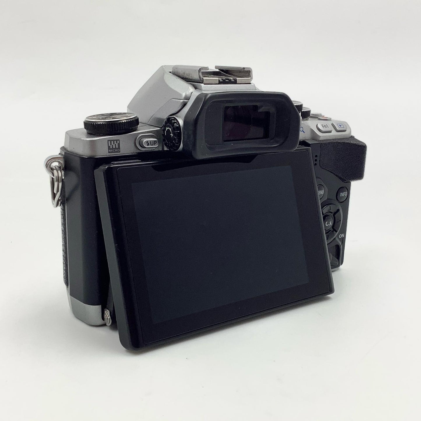 【最速発送】OLYMPUS デジタル一眼 OLYMPUS OM-D E-M10 ボディ [シルバー] シルバー【難有】