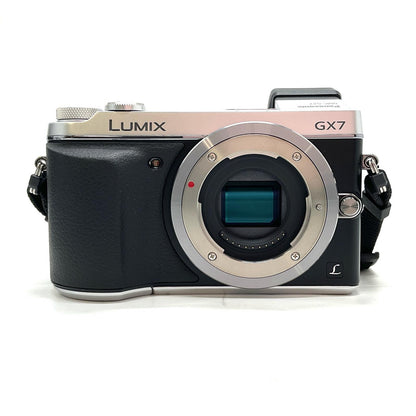 【全額返金保証】【最速発送】Panasonic デジタル一眼 LUMIX DMC-GX7C-S レンズキット [シルバー] シルバー 美品 動作確認済